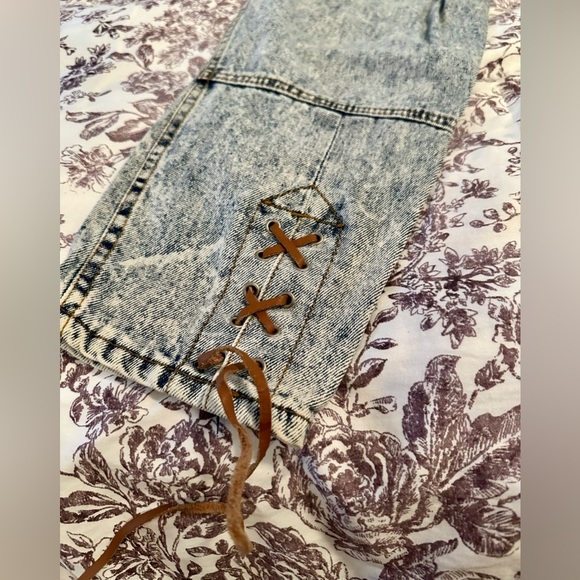 Vintage London London High-Waisted Acid Wash Jeans - Picture 10 of 16